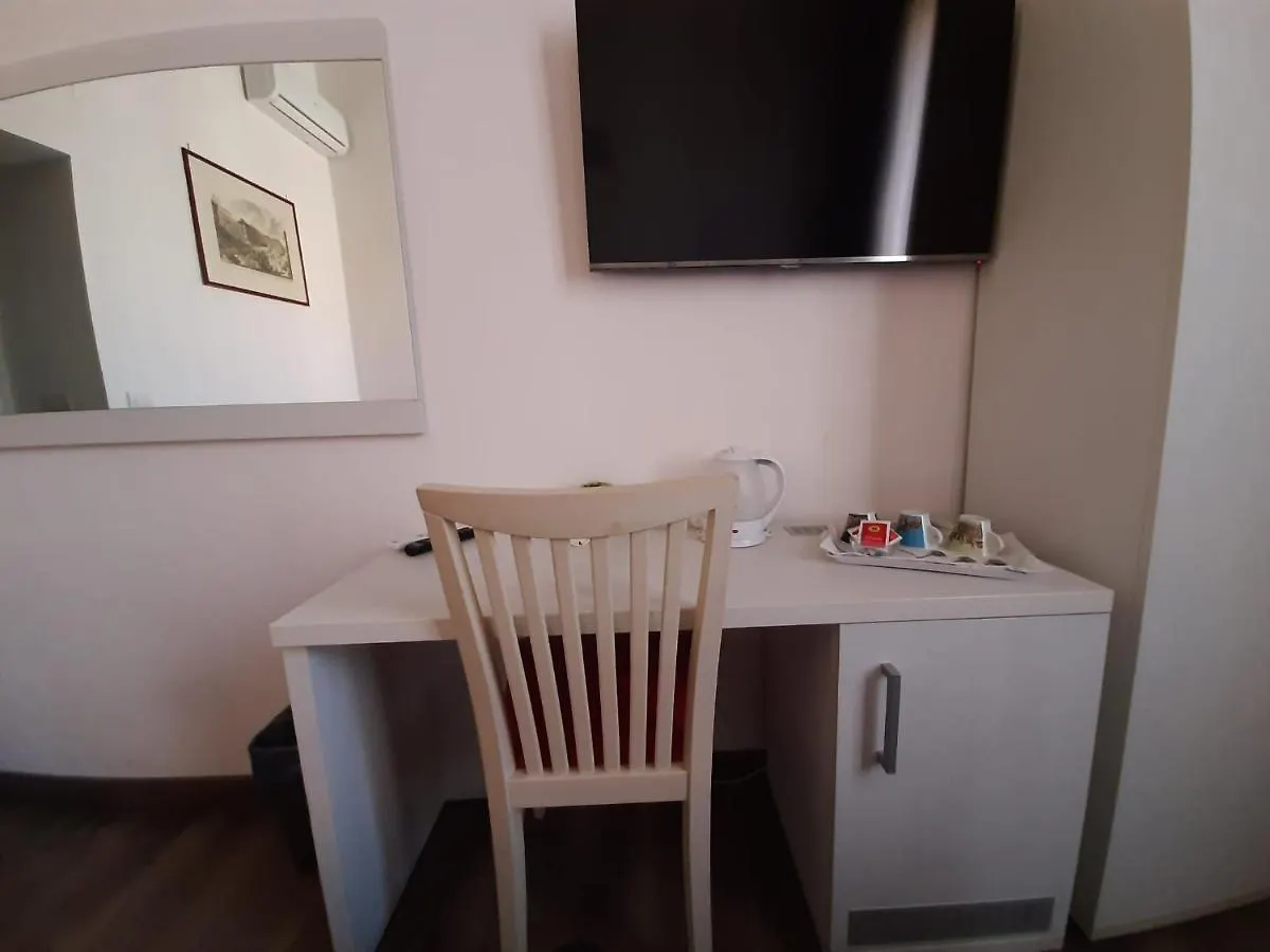 Laterani Dfm Hotel Rom Gæstehus