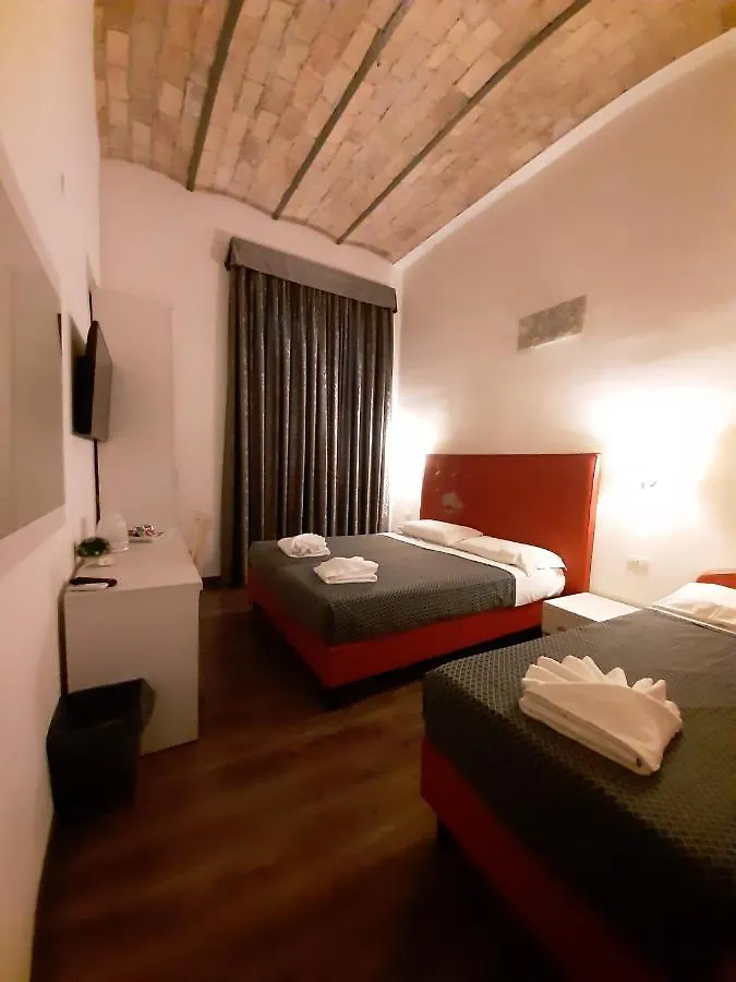 Laterani Dfm Hotel Rom 2*,  Italien