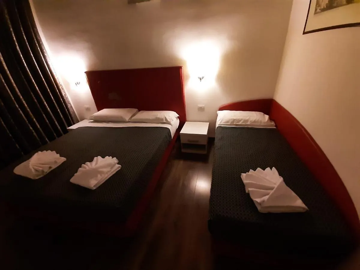 Laterani Dfm Hotel Rom 2*,  Italien