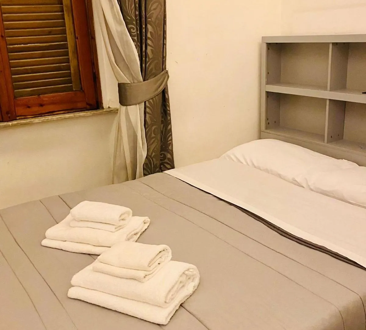 Laterani Dfm Hotel Rom 2*,  Italien