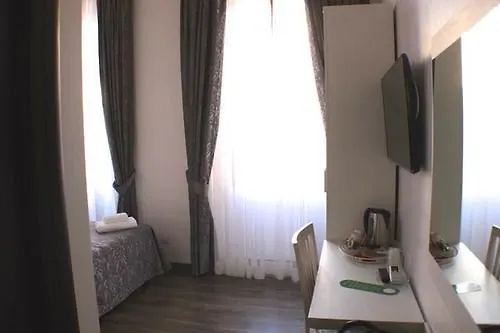 Laterani Dfm Hotel Rom 2*,  Italien